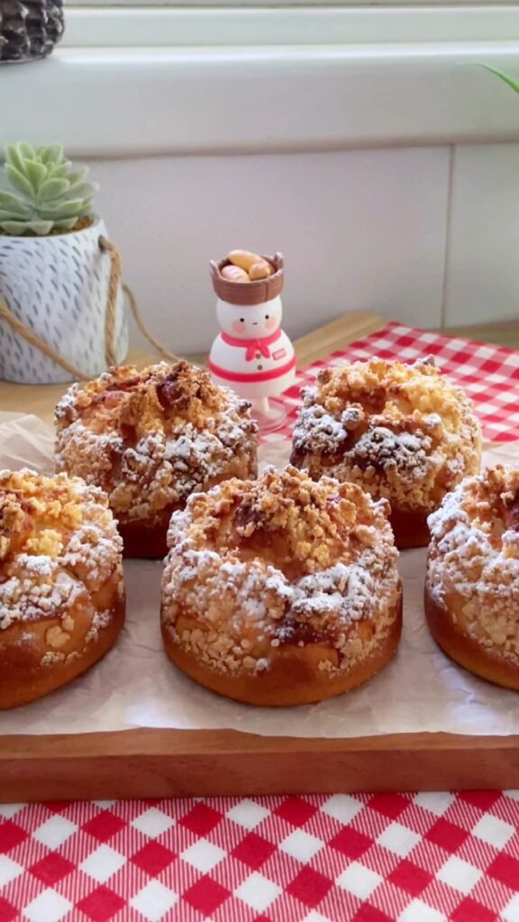 Enriched Yeasted Dough Sweet Cheese Pastries גביניות בסגנון קצת אחר (מאפי גבינה אישיים)