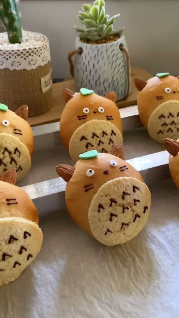Totoro Cream Buns לחמניות עם קרם בצורת טוטורו