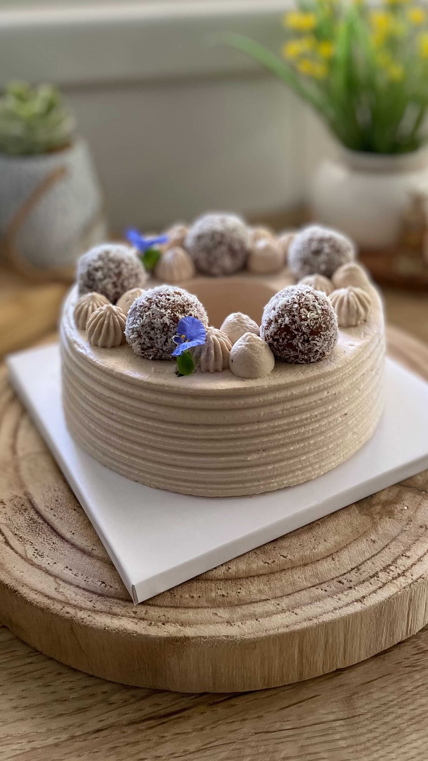 עוגת שכבות קפה בצורת זר