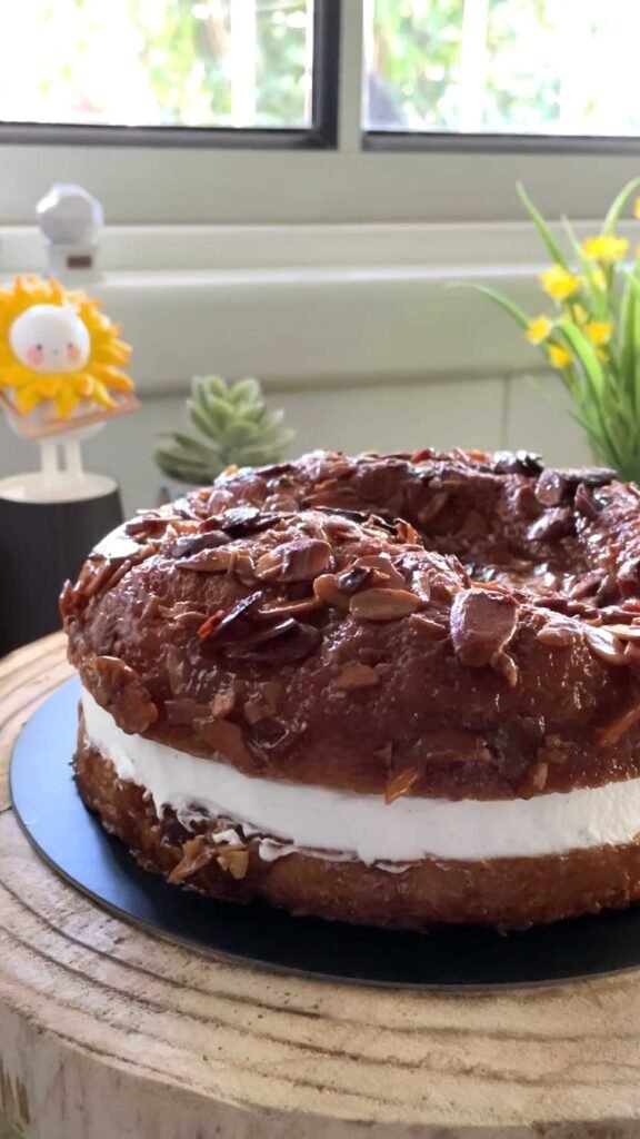 Bee Sting Cake (Bienenstich Kuchen) עוגת עקיצת הדבורה
