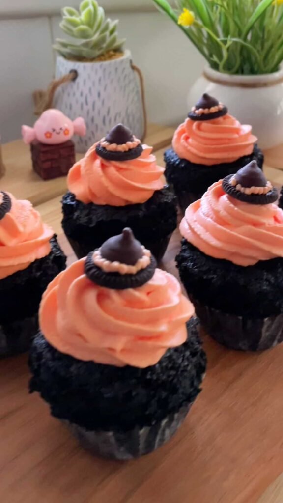 Wicked Witch Hat Cupcakes קאפקייקס שחורים