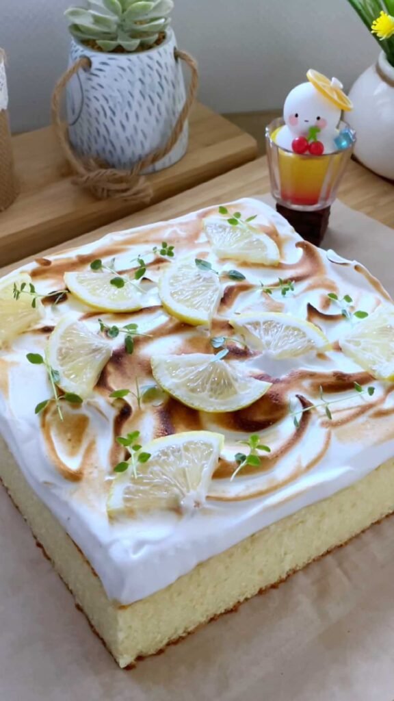 Lemon Meringue Party Cake עוגת לימון מרנג