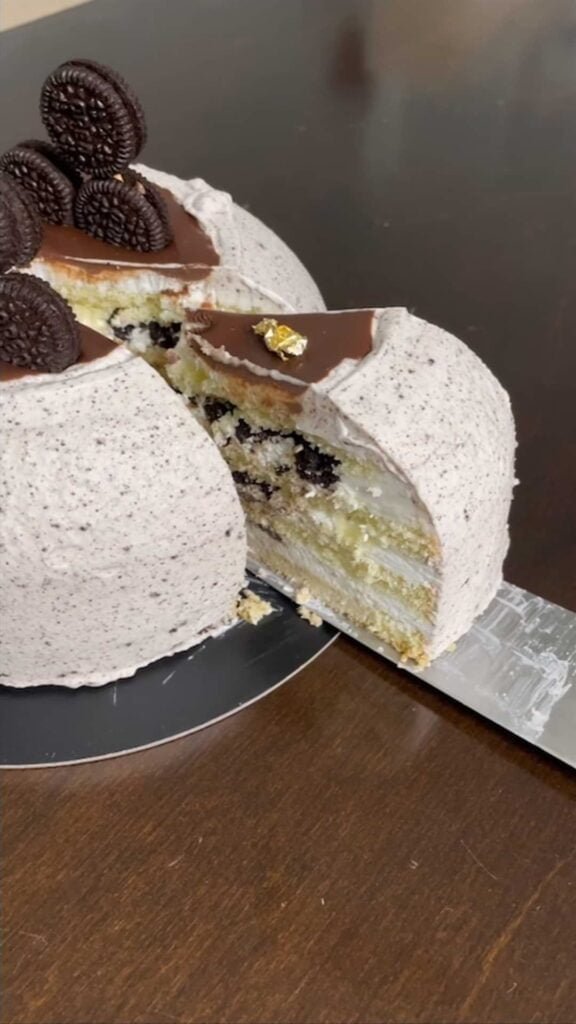 Oreo and Cream Layer Cake עוגת שכבות אוראו וקצפת
