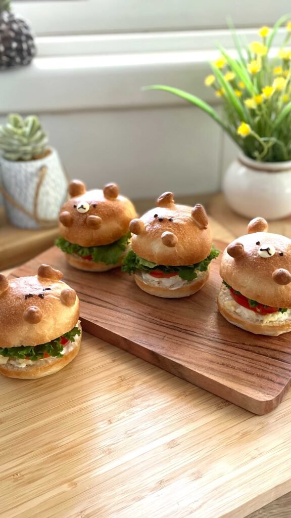 Cats & Dogs Buns לחמניות חתולים וכלבים