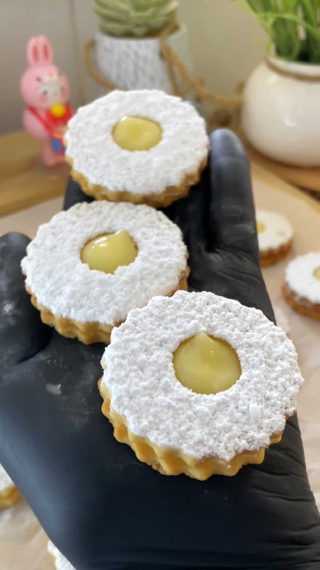 עוגיות לינזר במילוי קרם לימון