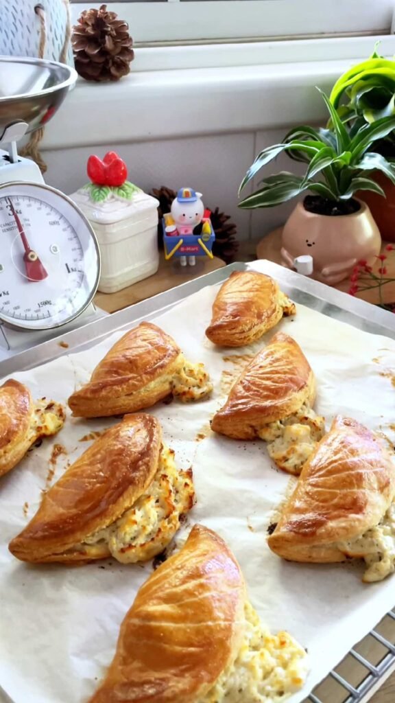 Homemade Puff Pastry Cheese Burekas בורקס גבינה מבצק עלים ביתי