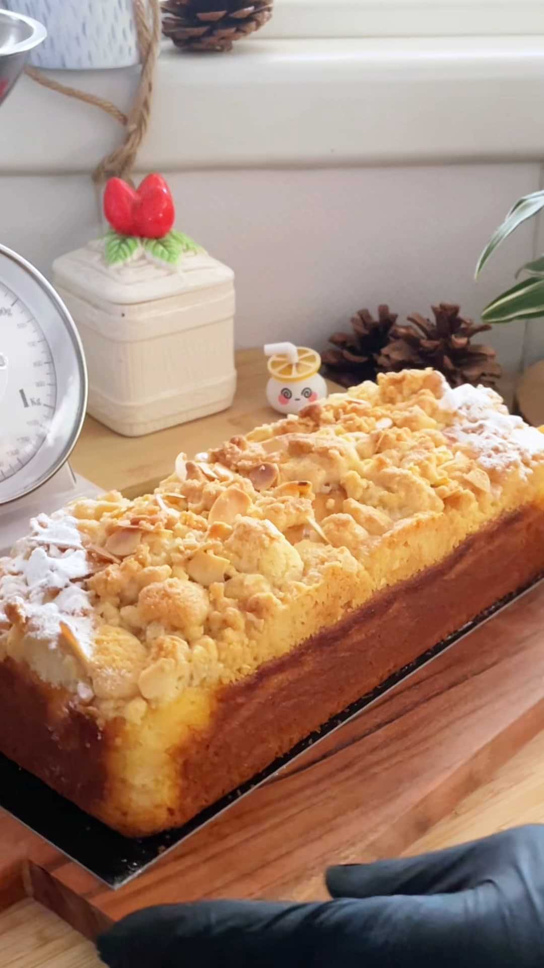 Lemon Coconut and Crumble Cake