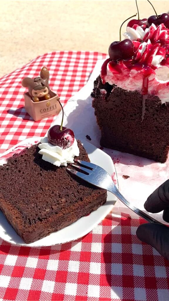 Black Forest Pound Cake עוגה בחושה היער השחור