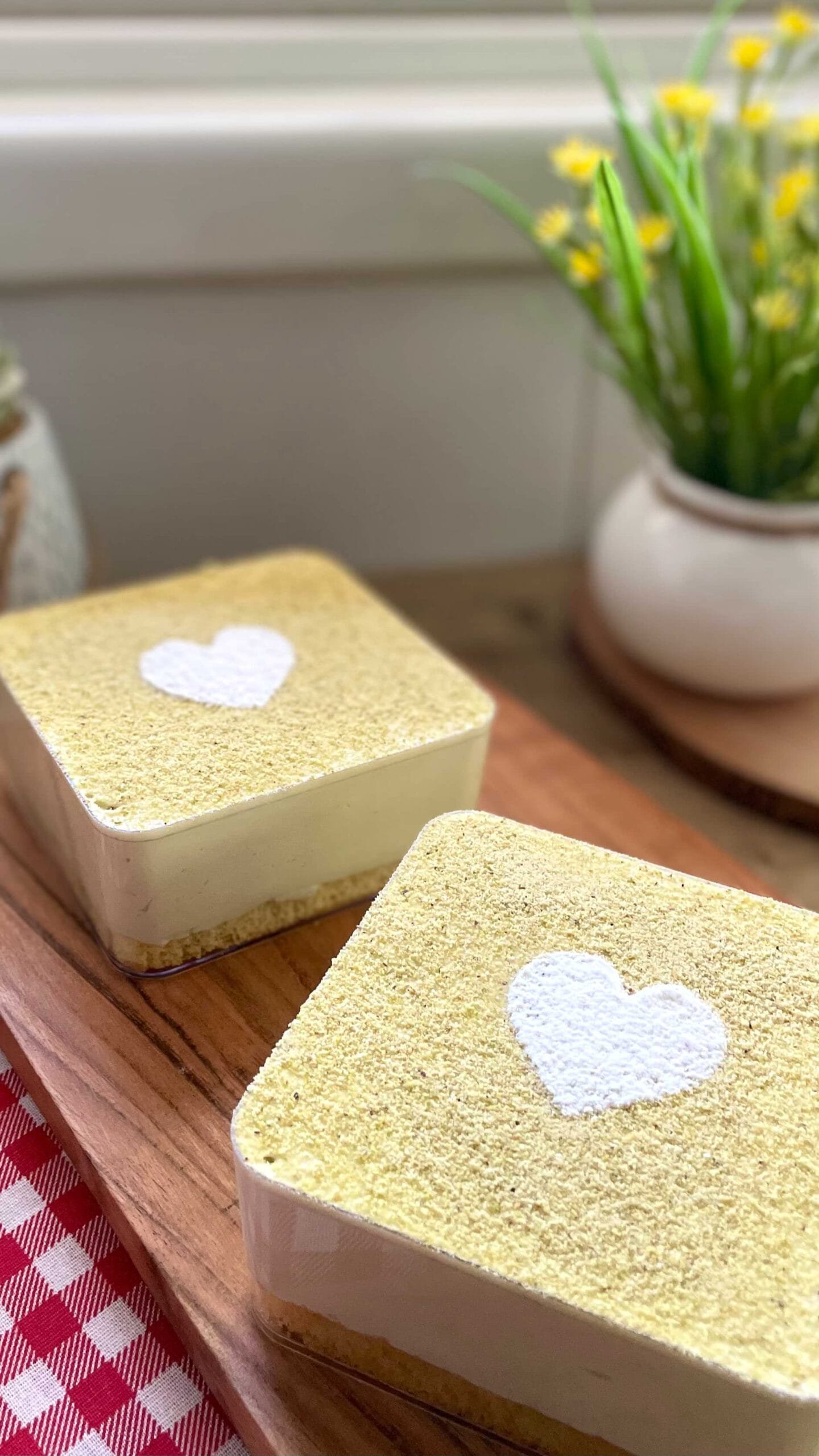 Mini Pistachio Tiramisu Cake