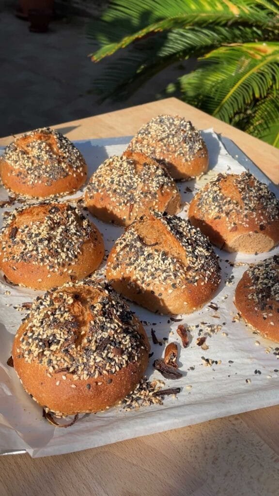 Whole Grain Spelt Buns לחמניות קמח כוסמין מלא