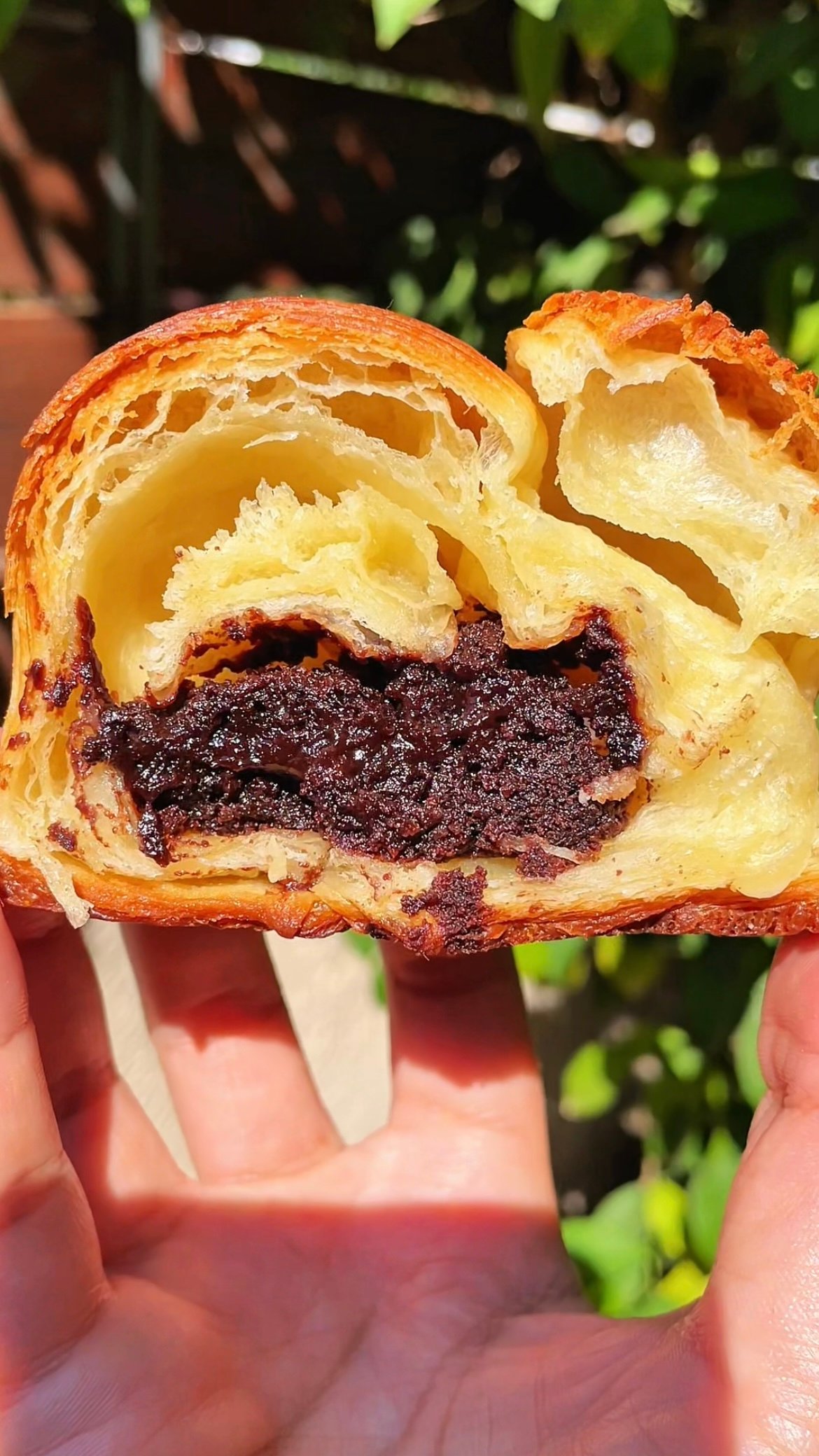 קרואסון בראוניז מבצק כרוך בקרוס למינציה